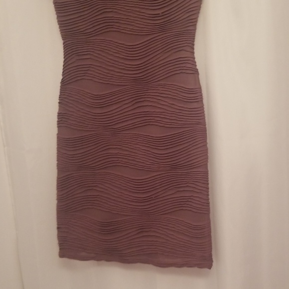 Formal Lavendar dress - Picture 2 of 4